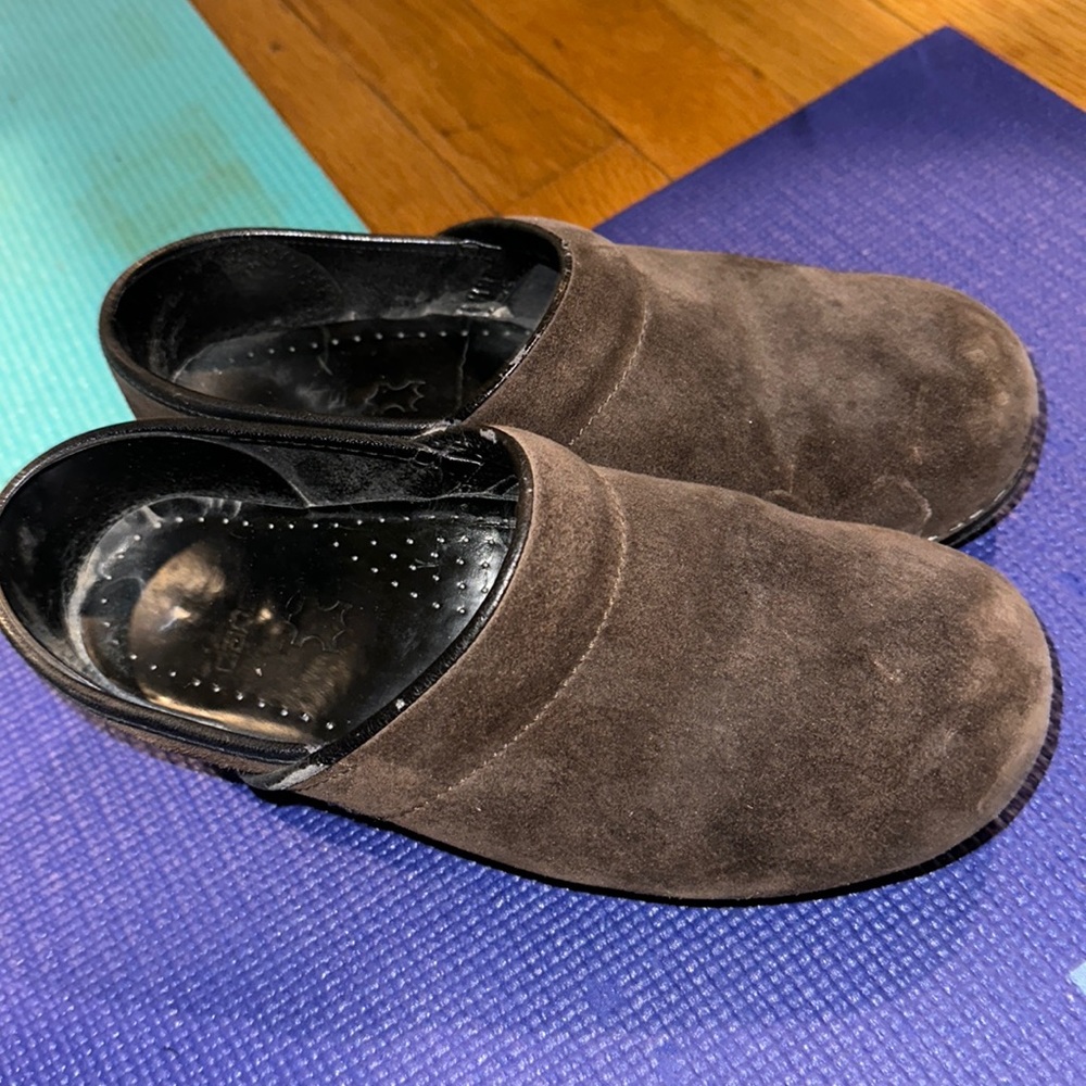 Size 37 dansko clogs
